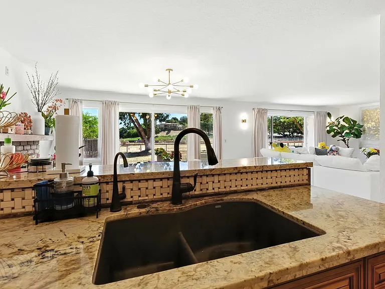 10200 Parrish View Dr — Photo 16