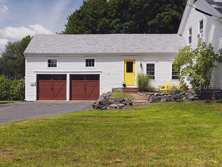 913 Sawyer St — Photo 25