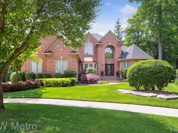 14163 Longneedle Ct, Shelby Township, MI 48315