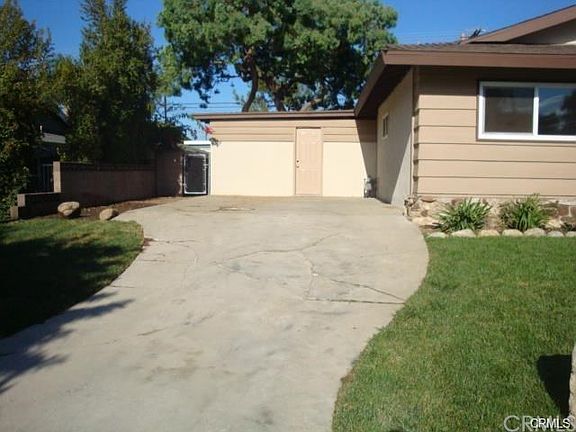 2nd image of 1897 N San Antonio Ave