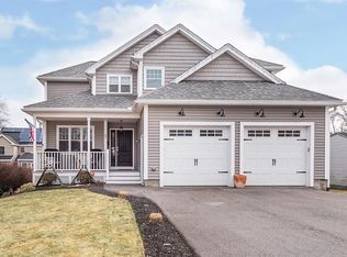 89 Wollaston St, Lowell, MA 01852