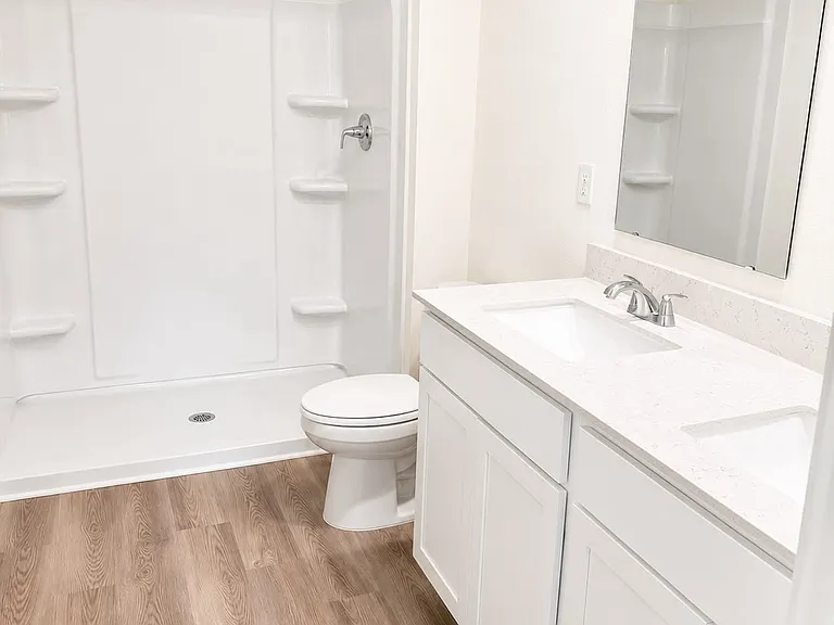 190 E Iris Ln — Photo 12