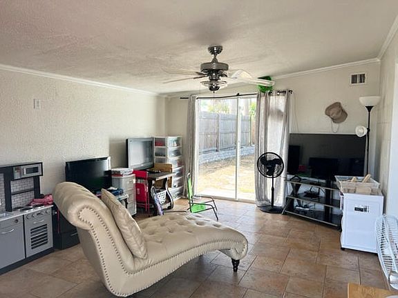 4th image of 315 Belair Ave