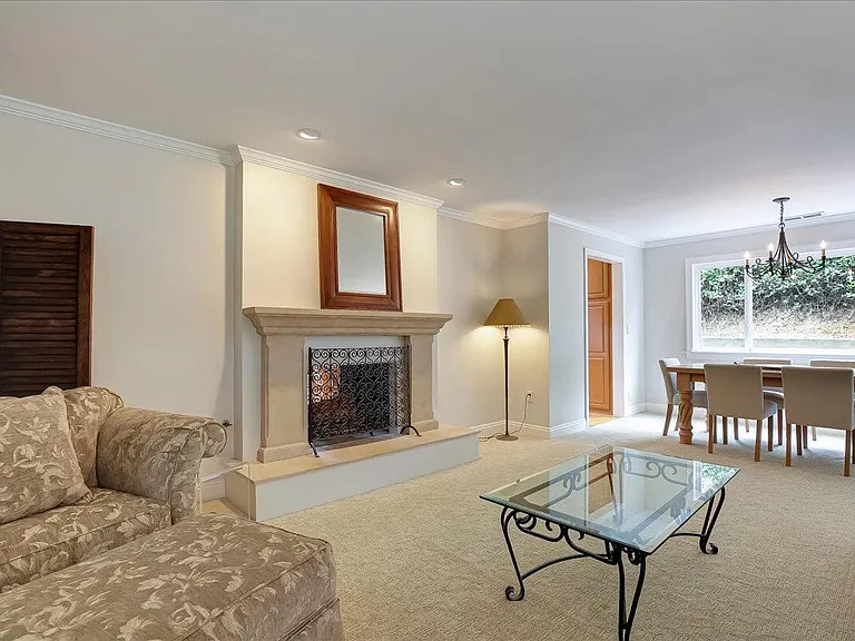2415 Calle Galicia — Photo 2