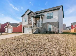 1037 Whitney Dr, Clarksville, TN 37042