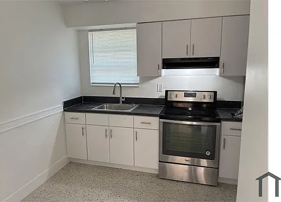 2 bed, 685 sqft, $2,200 — Photo 4