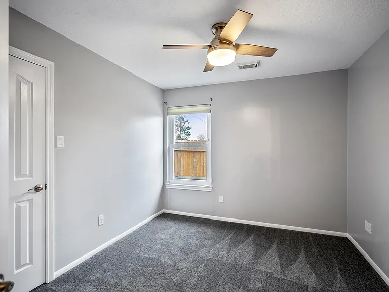 2923 Goldspring Ln — Photo 29