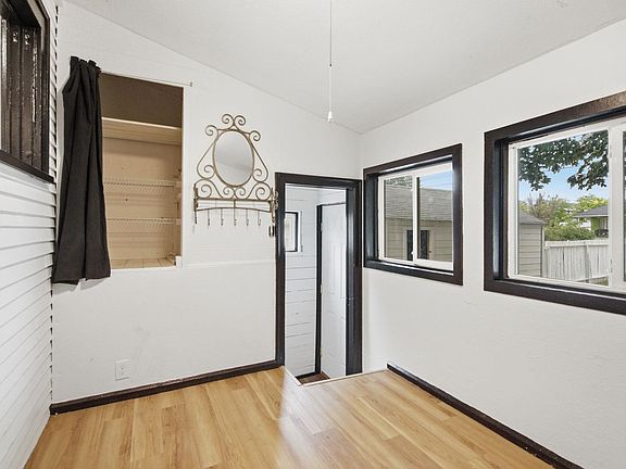 5th image of 403 E Sanson Ave