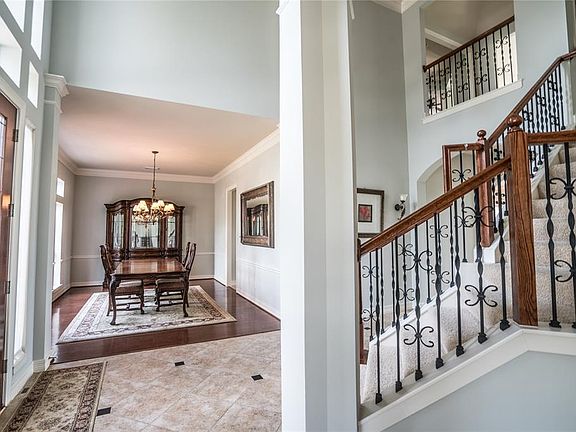 3rd image of 2514 Cezanne Cir