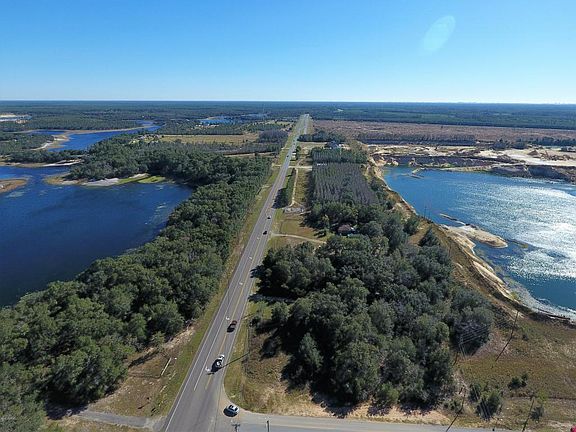 5th image of 3006 Crystal Lake Dr