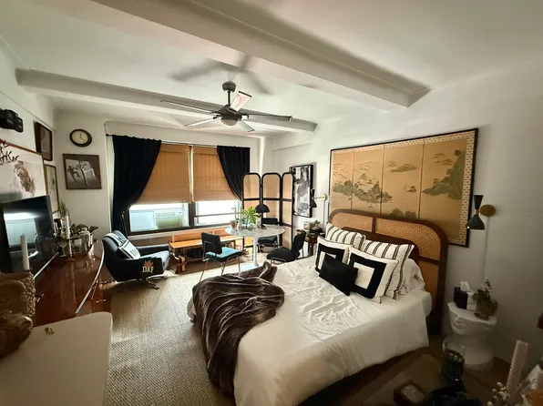 433 West 34th Street 2B image 1 of 1