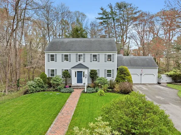 14 Camelot Dr, Hingham, MA 02043