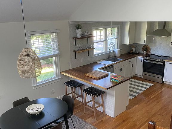Open concept Kitchen and dining area