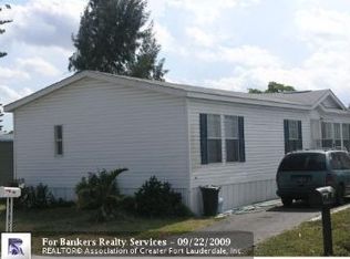 401 Commodore Dr, Plantation, FL 33325