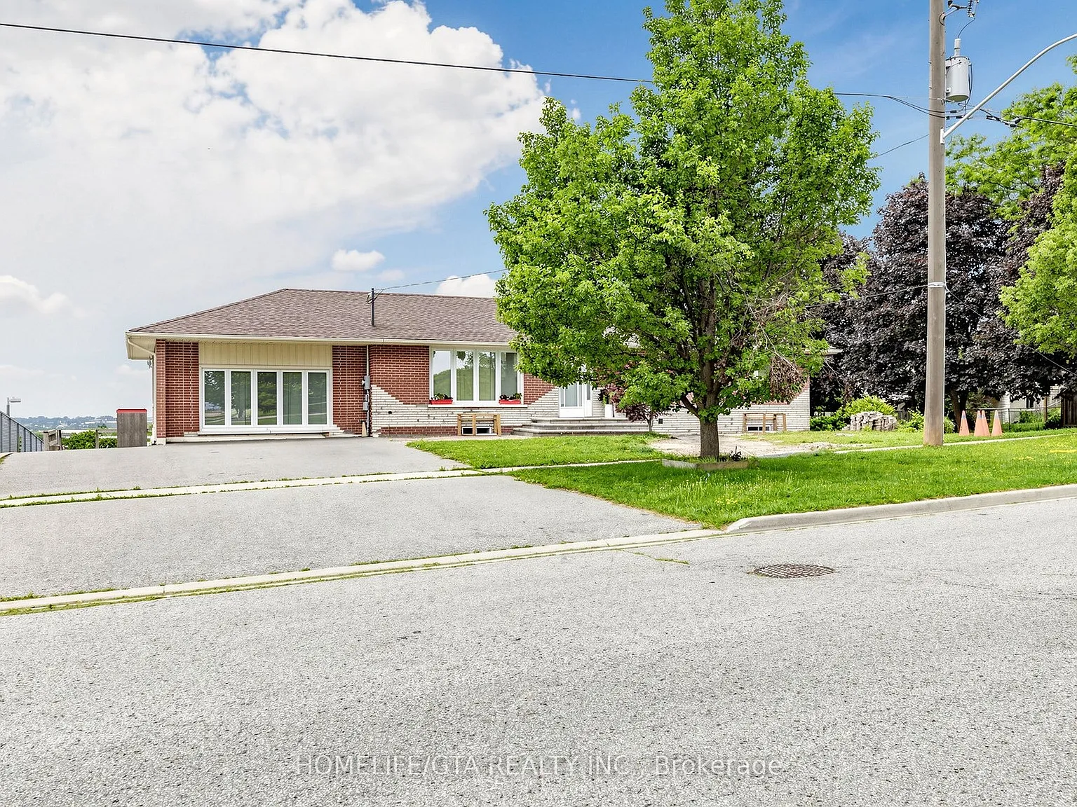 3 bed, $2,000 — Photo 2