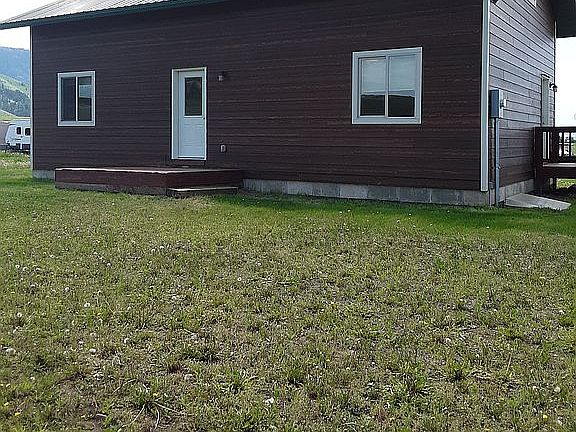 2nd image of 129 Meadowlark Ln