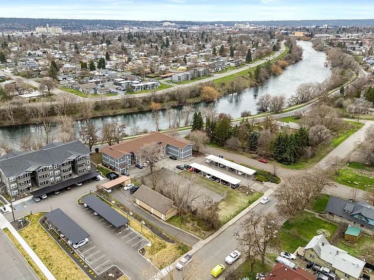 River Court Apartments - Updated Units With A View! — Photo 10