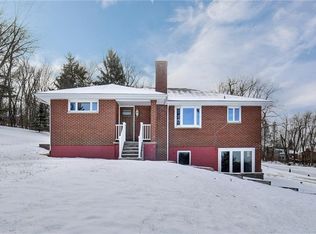 1242 Morrow Rd, Pittsburgh, PA 15241