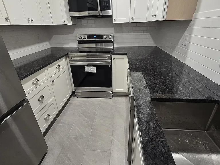 1465 E Putnam Ave #331 — Photo 4