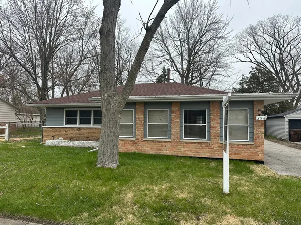 254 Blackhawk Dr, Park Forest, IL 60466