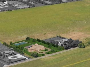 936 Deerfield Rd, Water Mill, NY 11976