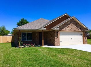 615 3rd St, Elgin, OK 73538