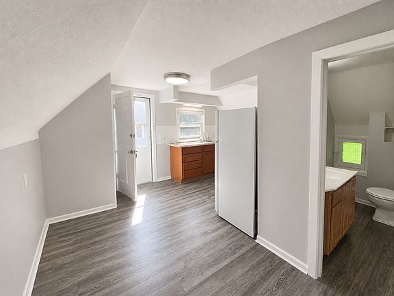 4th image of 3104 Coit Ave NE APT 4