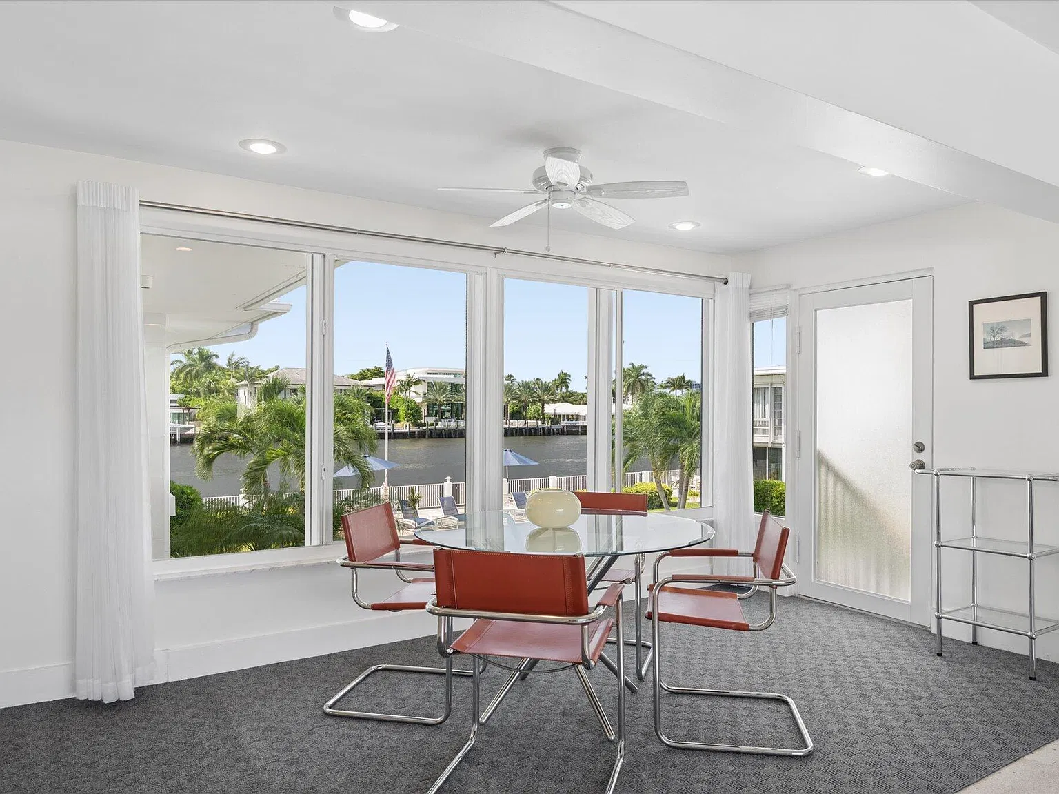 609 Bayshore — Photo 1