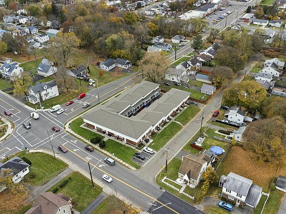 3rd image of 101 Hooper Rd