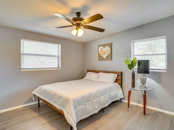 5th image of 3012 Redwood Ave