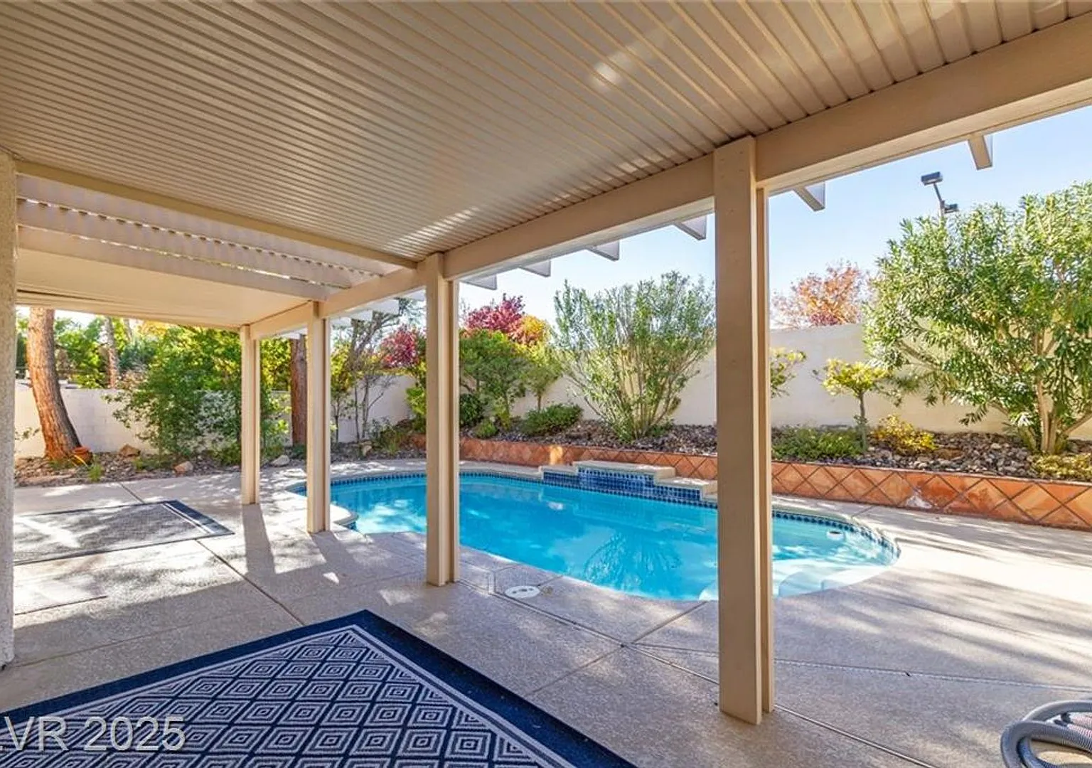 Prime Summerlin 4 bedroom with backyard retreat — Photo 2