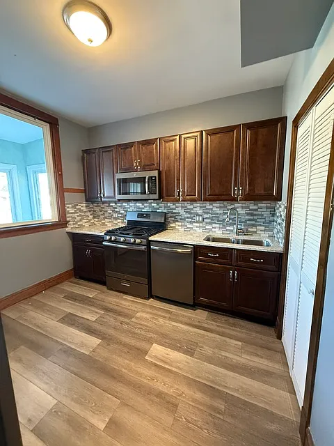 Kitchen, Laundry to the right