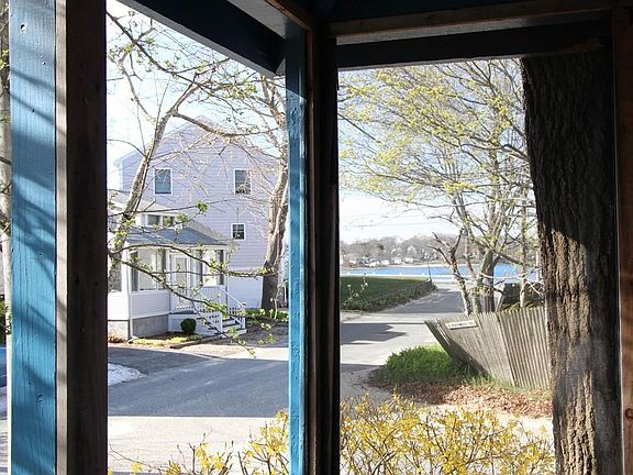 3rd image of 19 Dogwood Ln