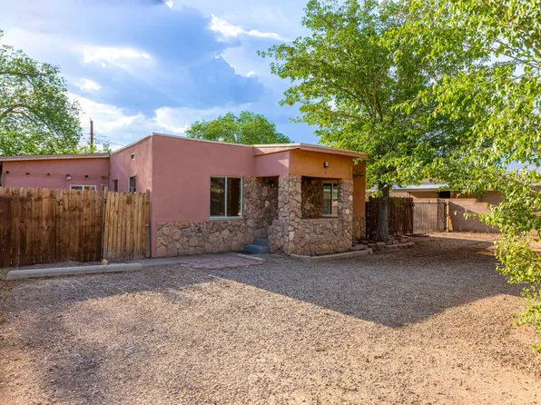 5201 Grande Dr NW, Albuquerque, NM 87107