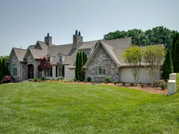6605 Goshawk Ct, Arrington, TN 37014