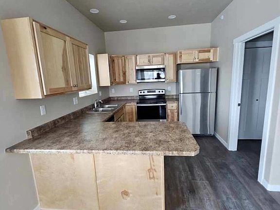 4th image of 1550 Aryn Ln #102