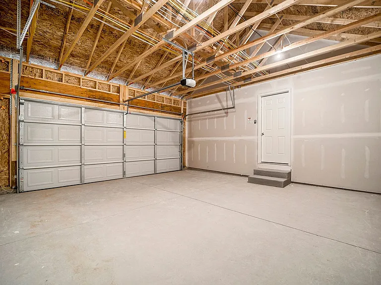 586 Orchard Ave — Photo 23