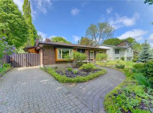98 Longwood Dr, Waterloo, ON N2L 4B7