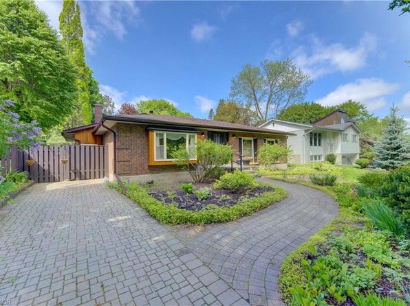 98 Longwood Dr, Waterloo, ON N2L 4B7
