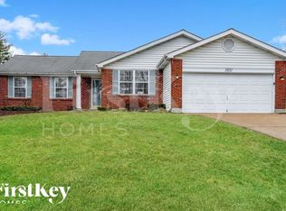 1851 Smizer Mill Rd, Fenton, MO 63026