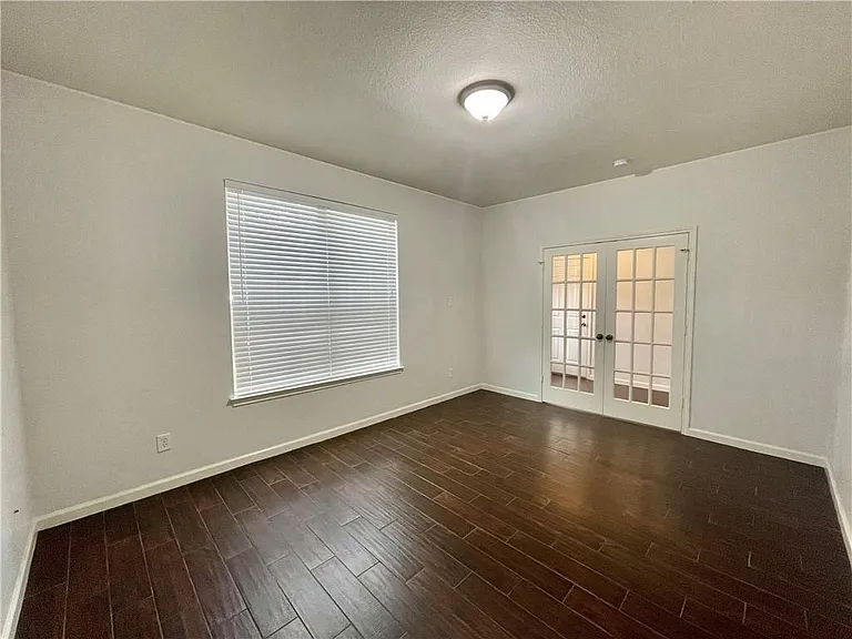 608 Trail Dust Dr — Photo 3