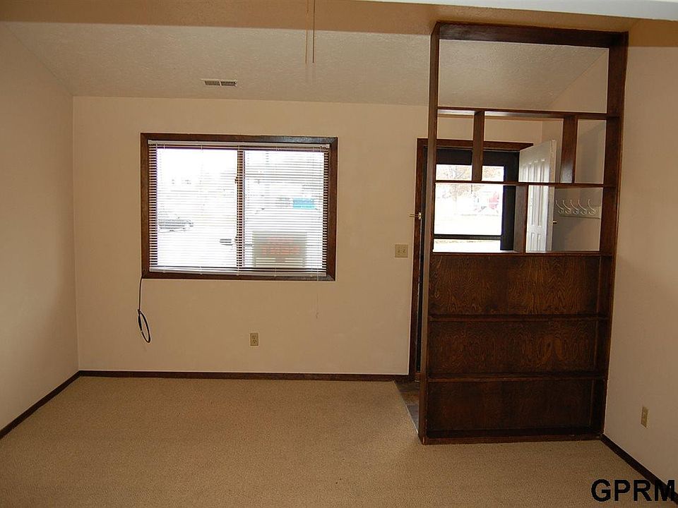 2nd image of 302 1/2 Galvin Rd N APT 4