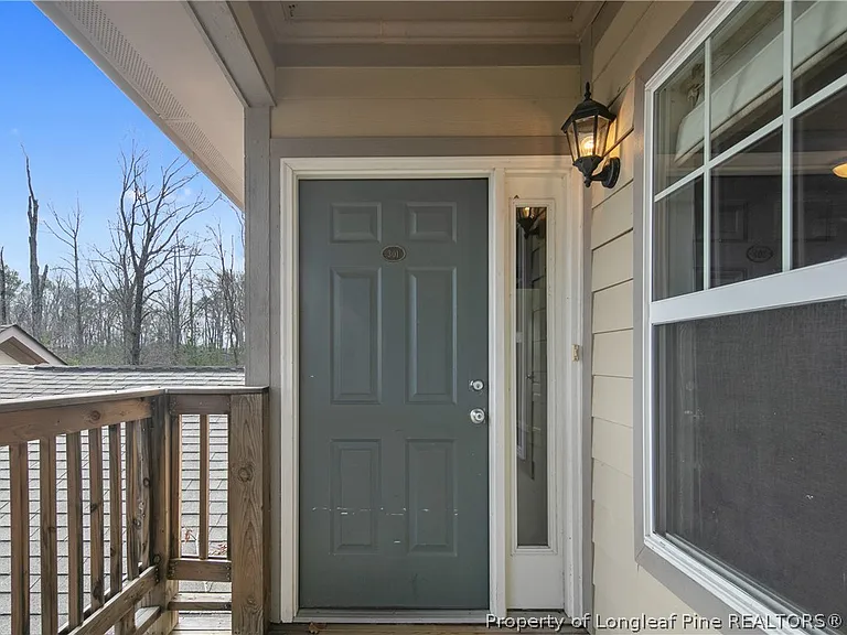 1611 Bluffside Dr #301 — Photo 3