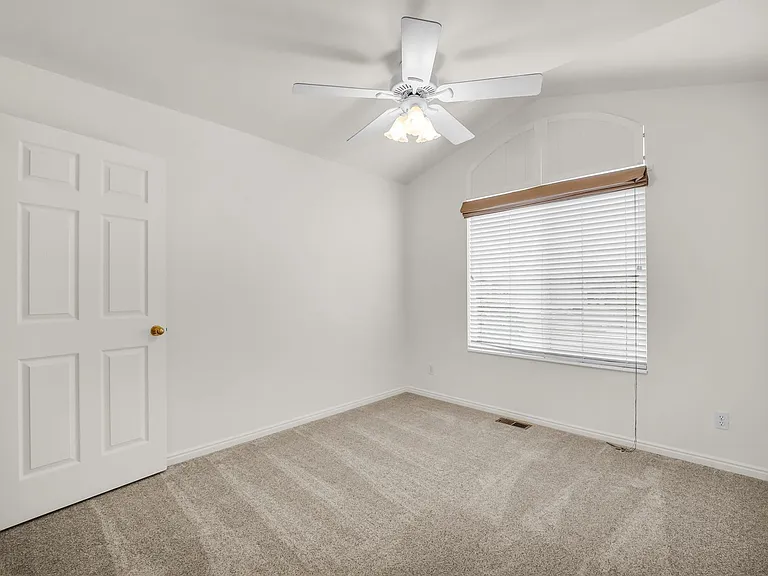 1429 W Flint Meadow Dr — Photo 18