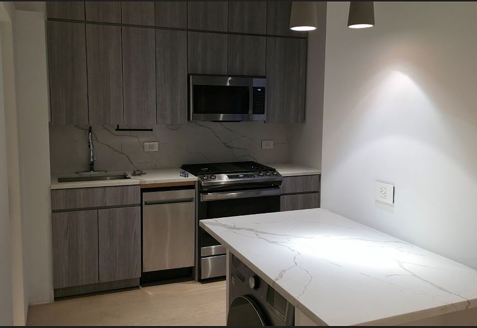 1st image of 209 Grand St #5D