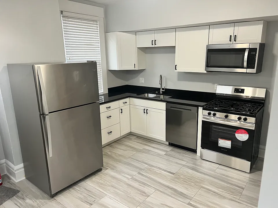 143 E 4th Ave #143