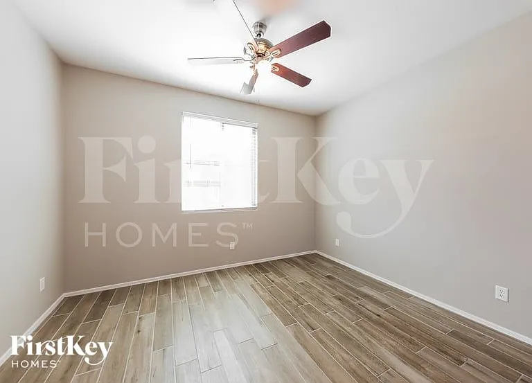 18530 W Robin Ln — Photo 13