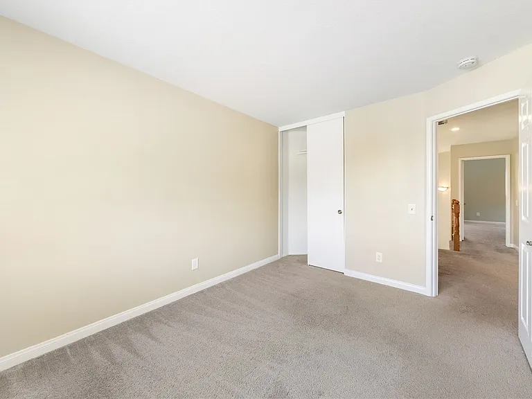 23205 Azela Cir — Photo 27