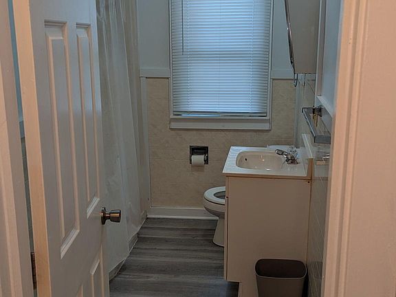 4th image of 136 N Michigan Ave APT 2