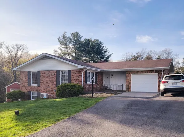 395 Burnt Factory Rd, Stephenson, VA 22656